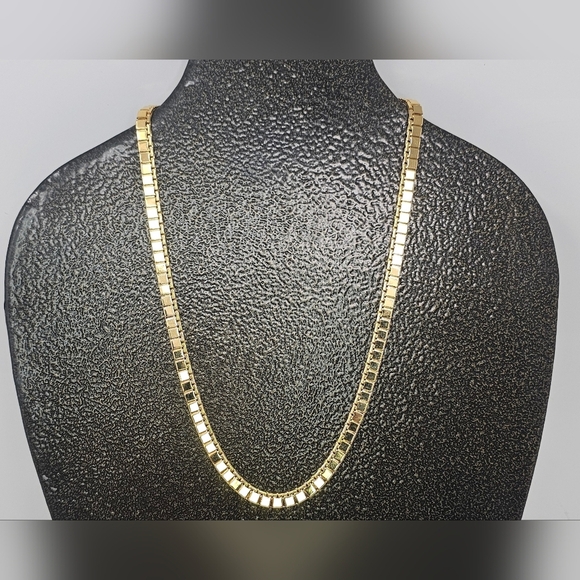 Vintage Monet Gold Plated Flat Box Chain 17" Necklace Signed - Picture 2 of 10